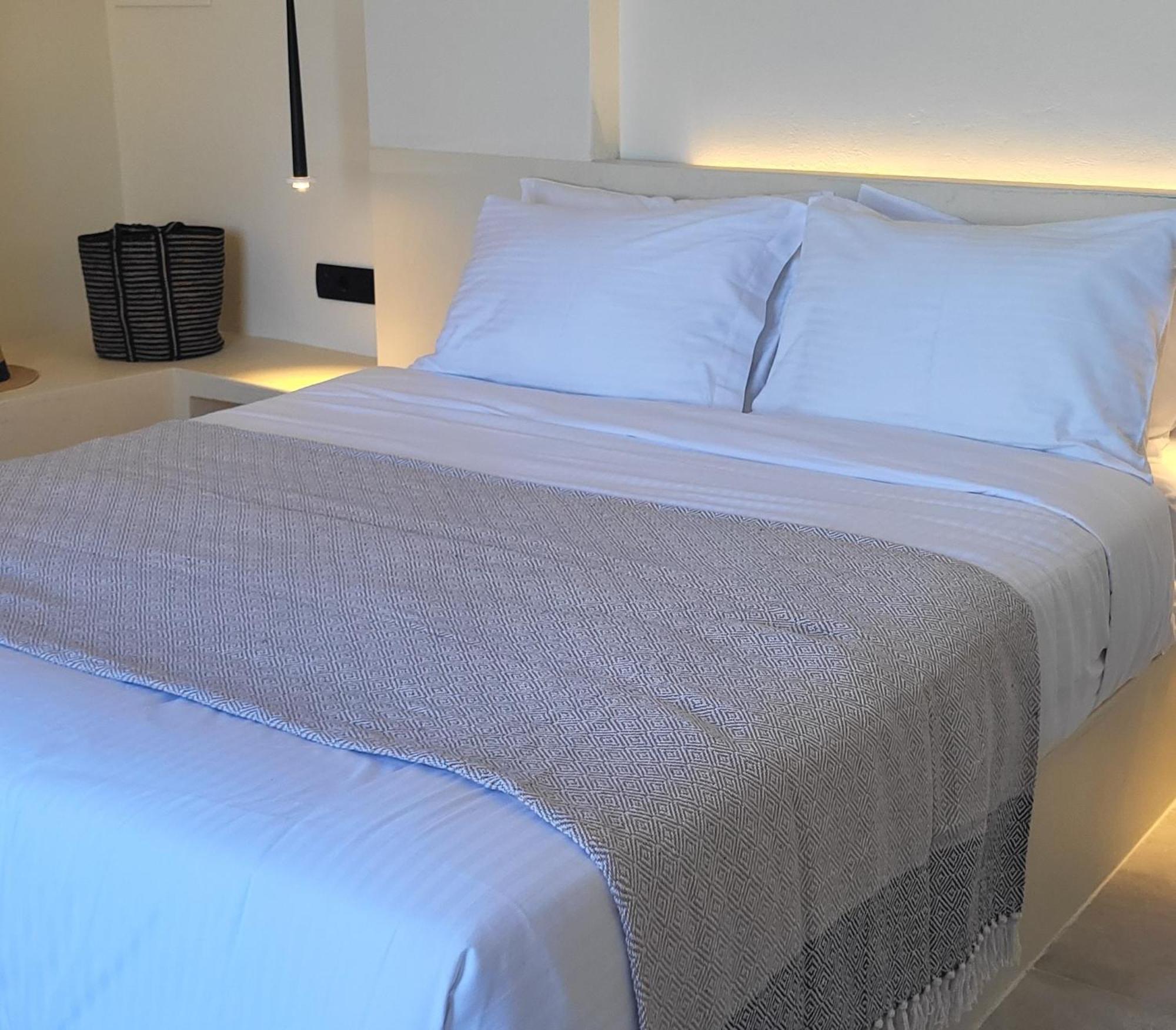 Maeva Suites Santorini Pyrgos Kallistis ภายนอก รูปภาพ