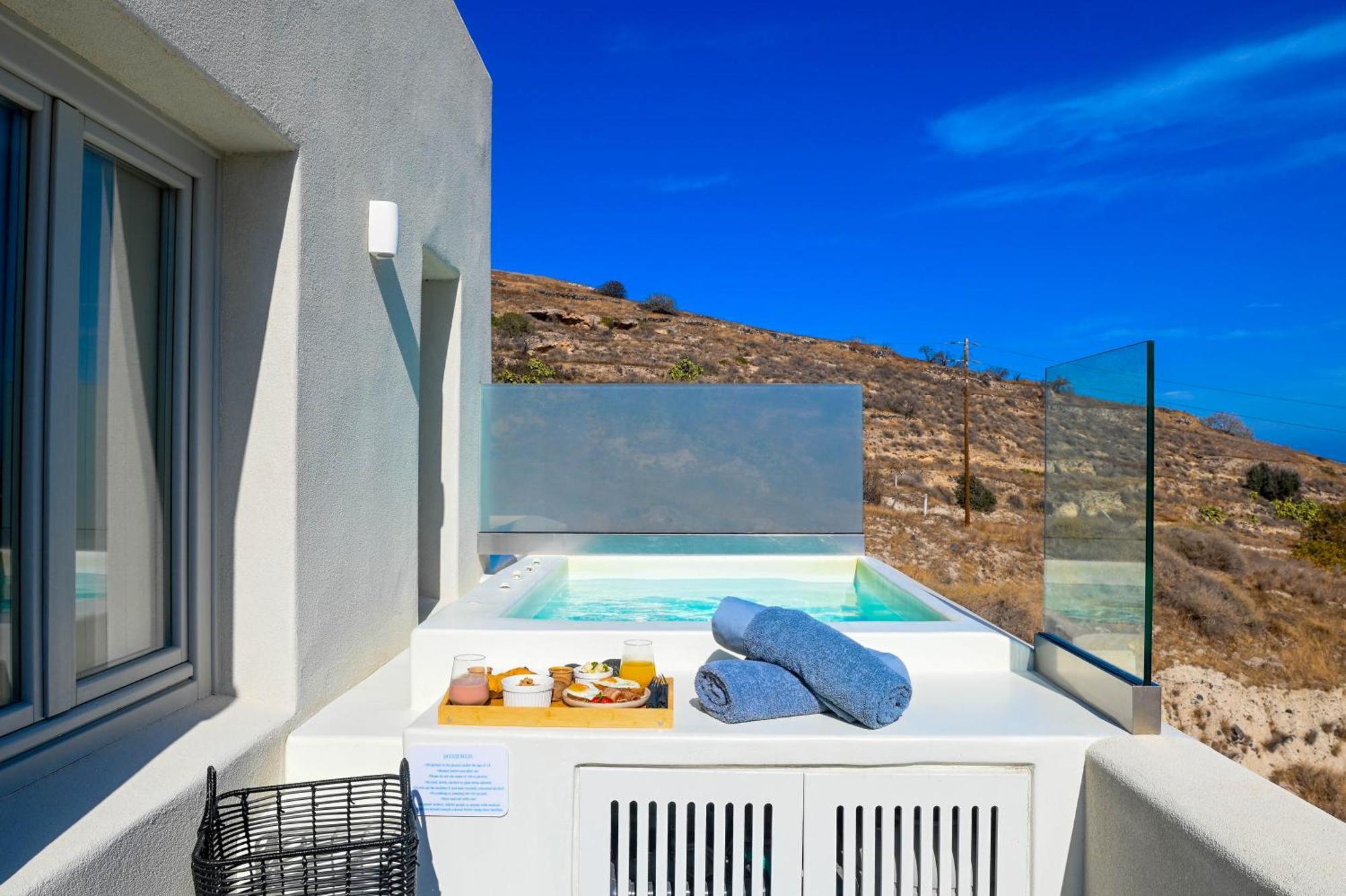 Maeva Suites Santorini Pyrgos Kallistis ภายนอก รูปภาพ